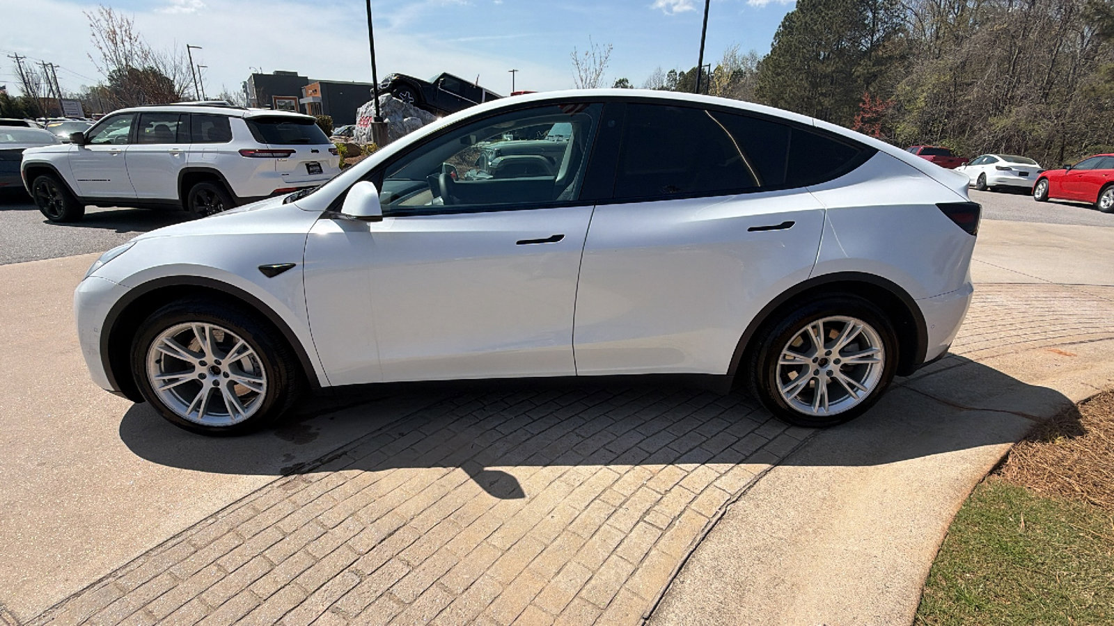 Used 2021 Tesla Model Y Long Range image 11