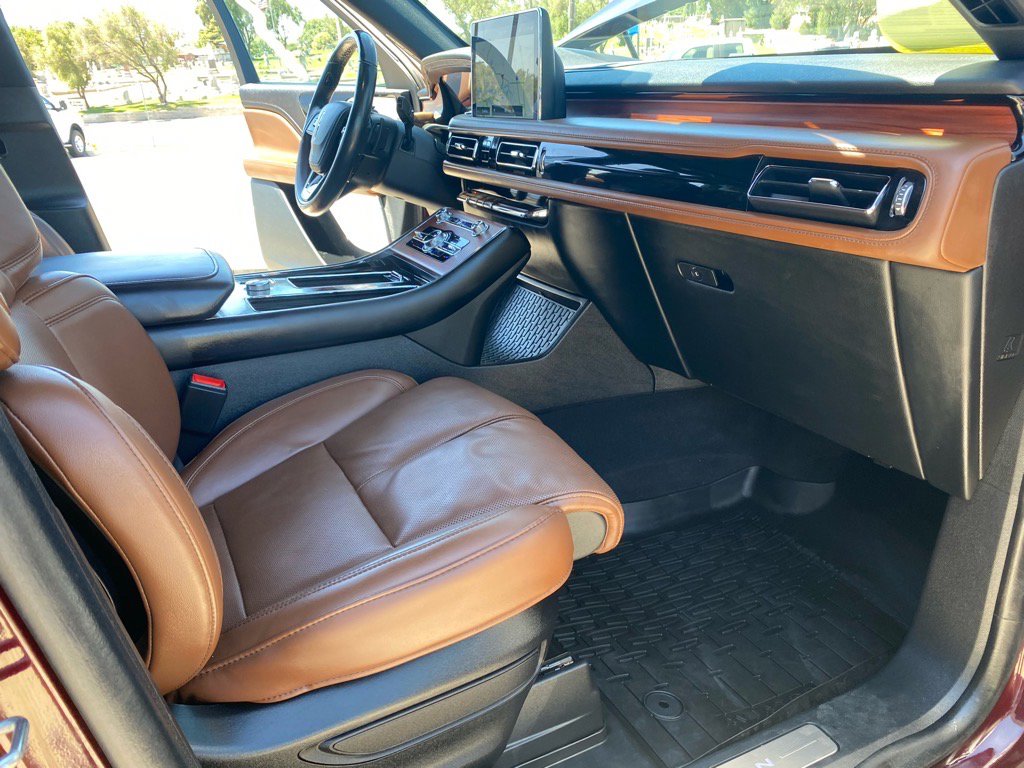 Used 2022 Lincoln Aviator Reserve w/ Equipment Group 201A image 38