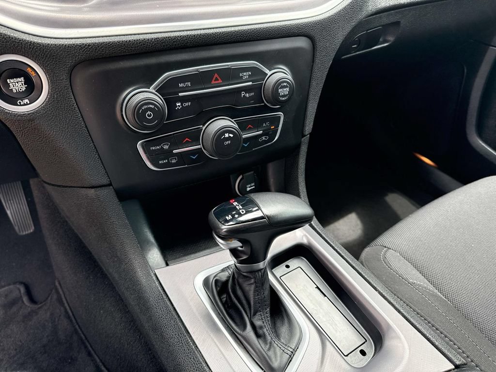 Used 2022 Dodge Charger SXT RWD image 25
