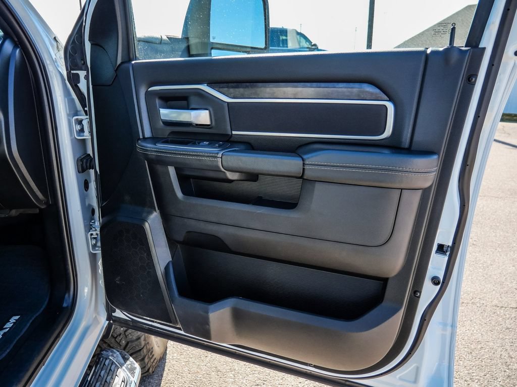 Used 2024 RAM 3500 Big Horn AWD/4WD image 21
