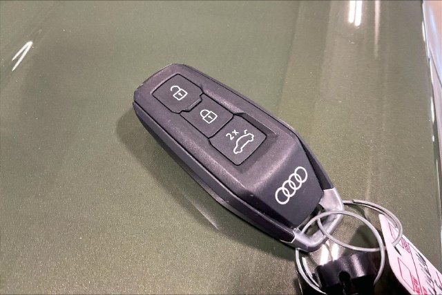 Certified 2025 Audi Q5 Premium w/ Convenience Package AWD/4WD image 11