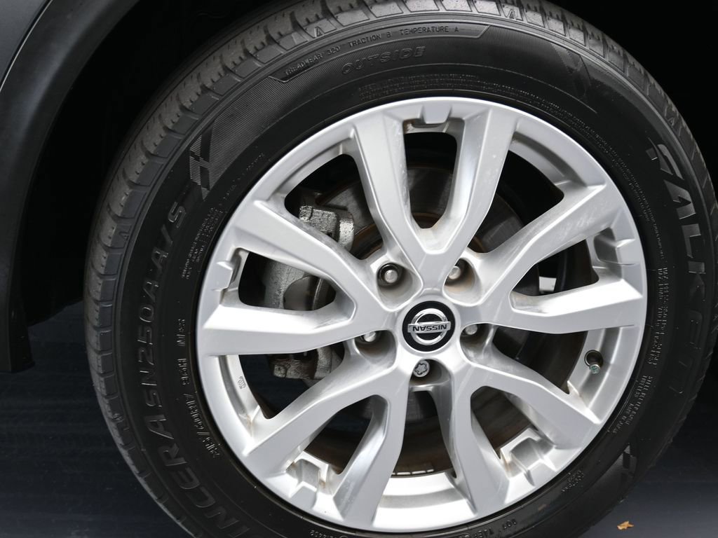 Used 2021 Nissan Rogue Sport SV image 48