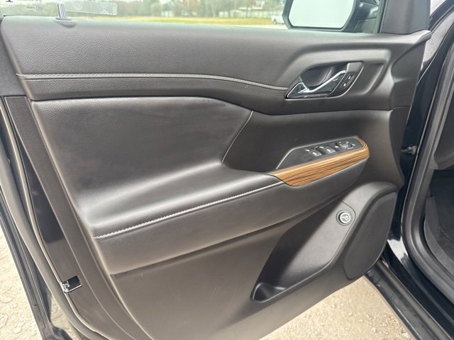 Used 2023 GMC Acadia SLE w/ Driver Convenience Package image 16