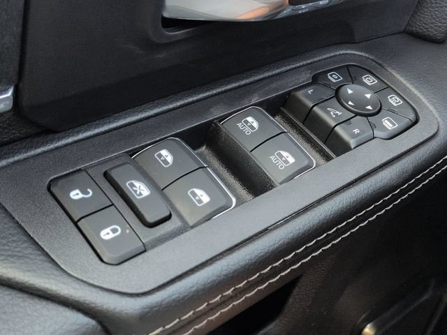 New 2027 RAM 2500 Laramie w/ Night Edition AWD/4WD image 27