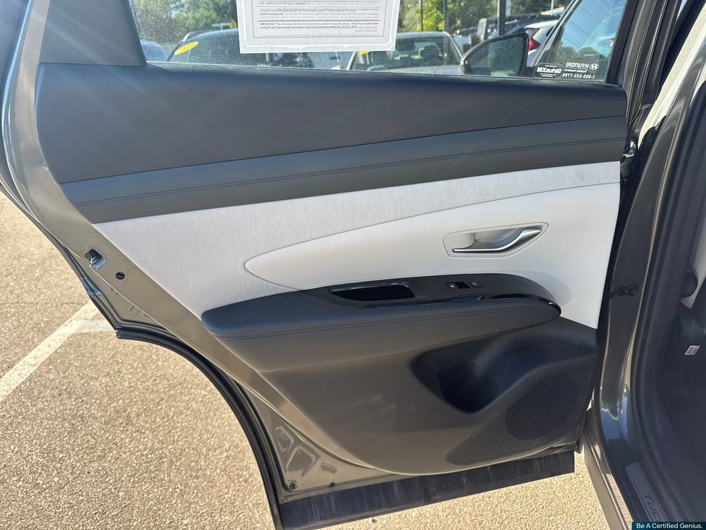 Used 2025 Hyundai Tucson Limited AWD/4WD image 22