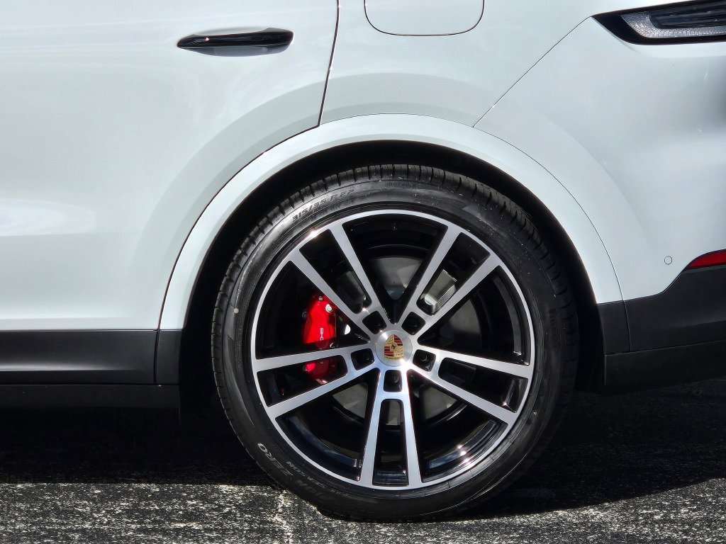 New 2026 Porsche Cayenne S image 13