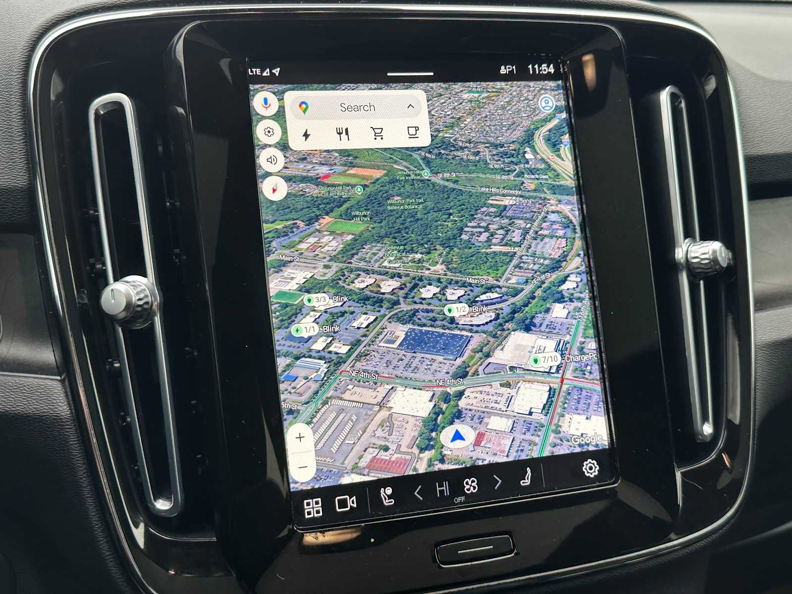 Used 2023 Volvo C40 P8 Recharge Plus w/ Climate Package image 27