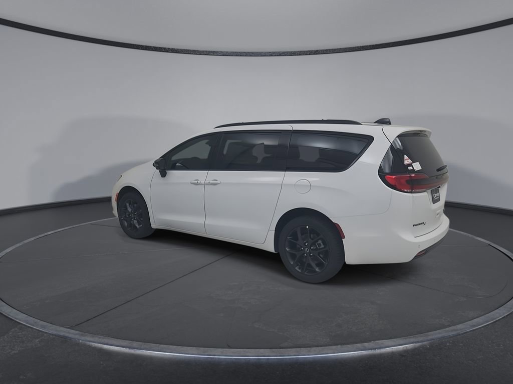 New 2026 Chrysler Pacifica Limited AWD/4WD image 10