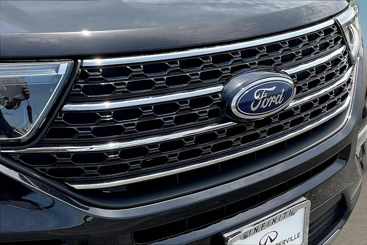 Used 2020 Ford Explorer XLT w/ Equipment Group 202A AWD/4WD image 31