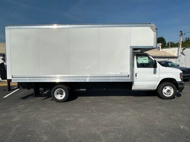 New 2026 Ford E-450 and Econoline 450 Super Duty w/ Power Equipment Group RWD image 4
