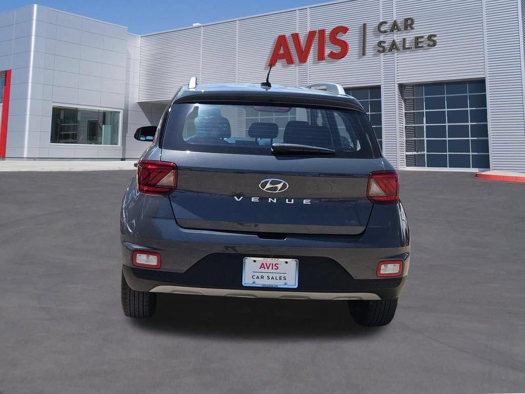 Used 2025 Hyundai Venue SEL FWD image 5