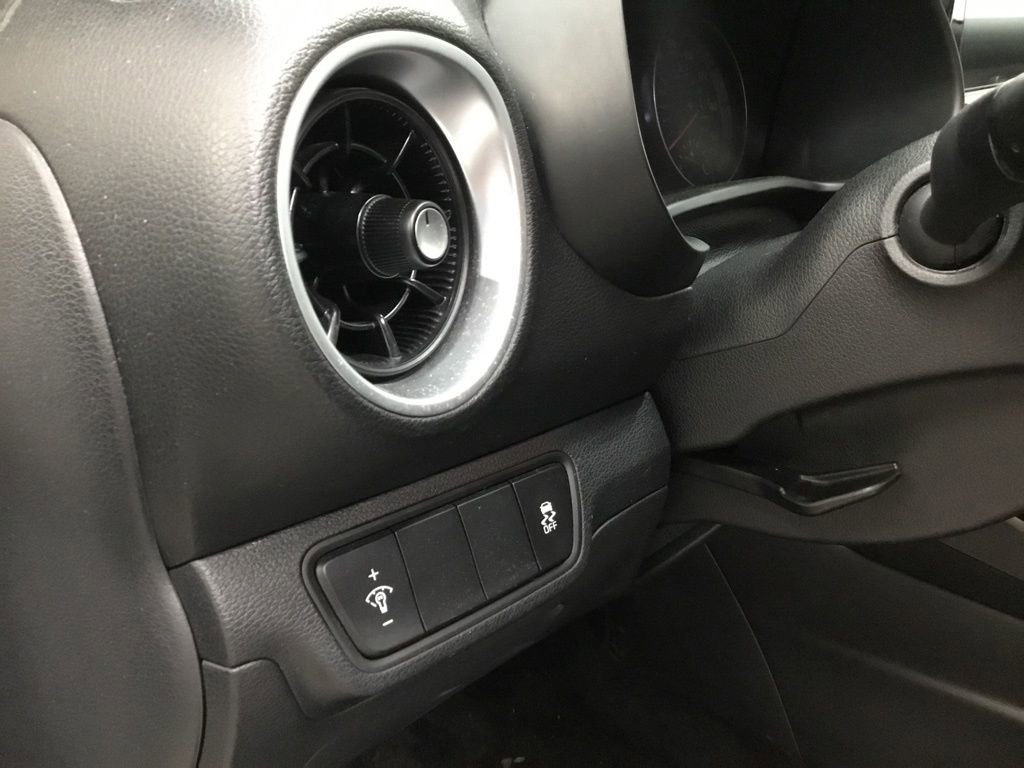 Used 2024 Kia Forte LXS image 8