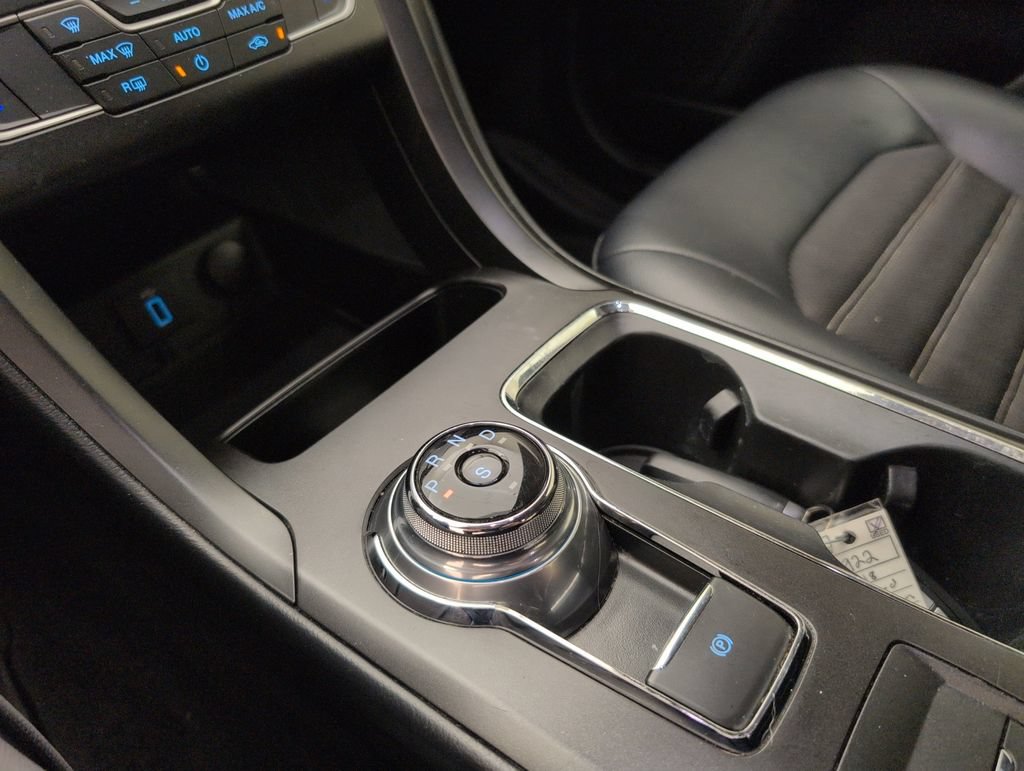 Used 2018 Ford Fusion SE w/ Equipment Group 201A FWD image 25