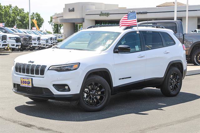 Used 2023 Jeep Cherokee Altitude Lux image 1