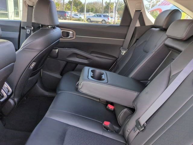 Used 2022 Kia Sorento S image 14