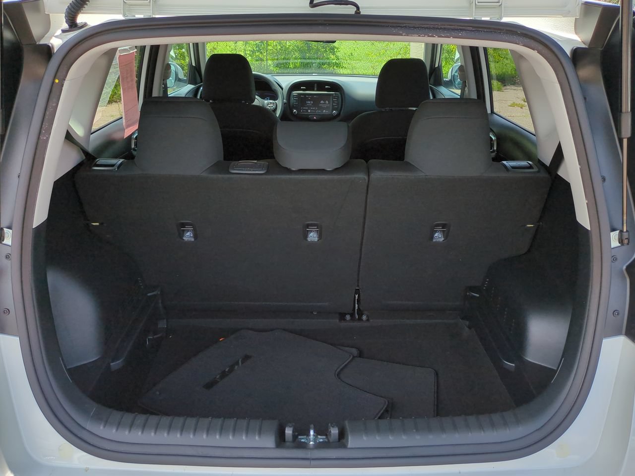 Certified 2025 Kia Soul LX w/ LX Technology Package FWD image 13