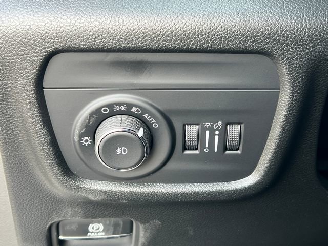 New 2025 Jeep Grand Cherokee Limited w/ Trailer Tow Package image 17