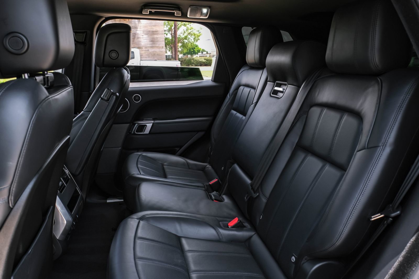 Used 2019 Land Rover Range Rover Sport Supercharged AWD/4WD image 34
