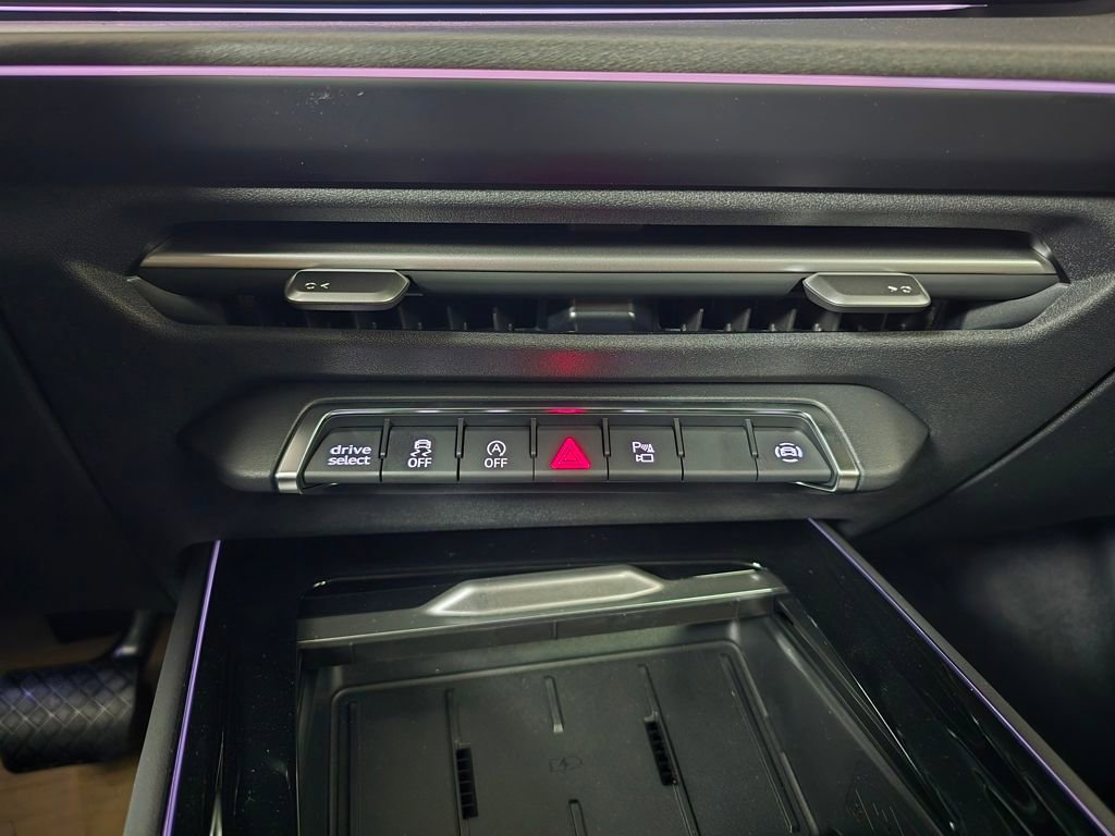 New 2026 Audi Q3 quattro 2.0T AWD/4WD image 27