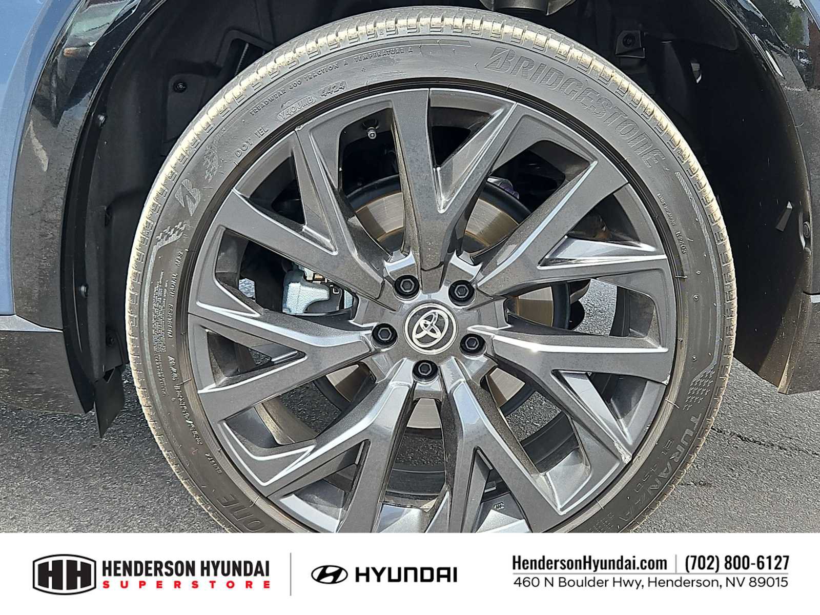 Used 2025 Toyota Crown Signia AWD/4WD image 13