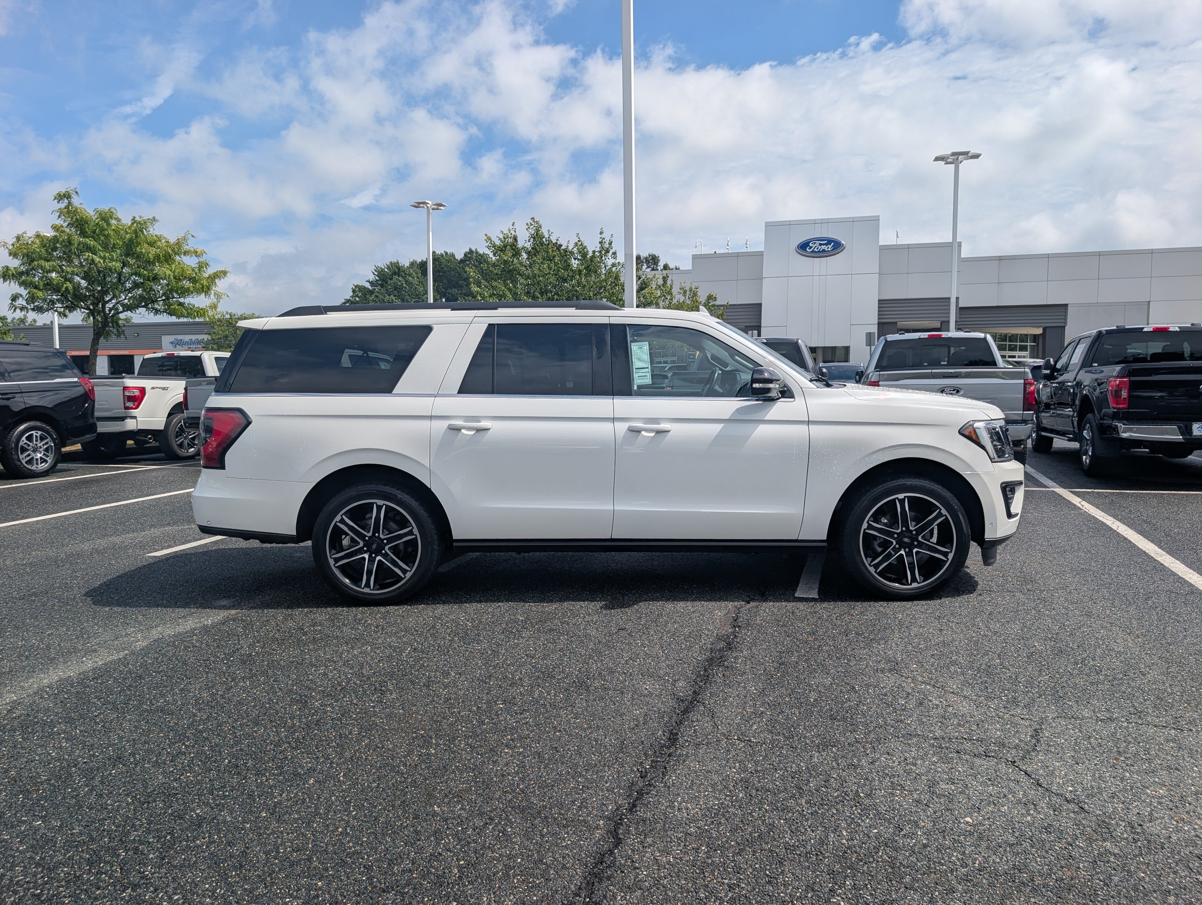 Certified 2021 Ford Expedition Max Limited AWD/4WD image 3