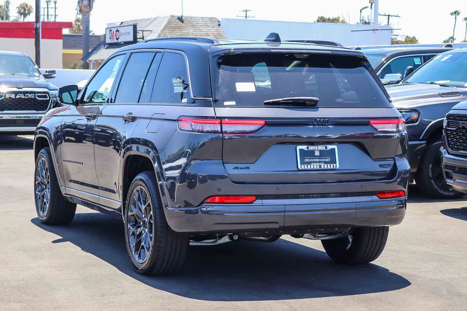 New 2026 Jeep Grand Cherokee Summit AWD/4WD image 5