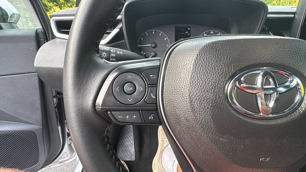Used 2025 Toyota Corolla SE FWD image 18