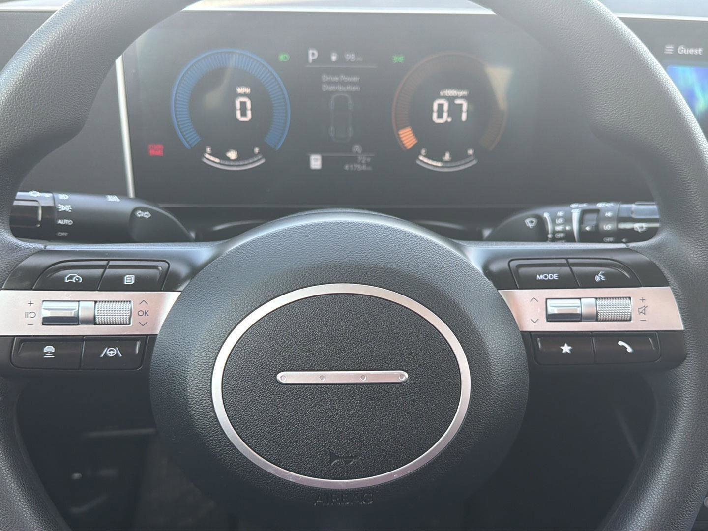 Used 2025 Hyundai Tucson SE image 11