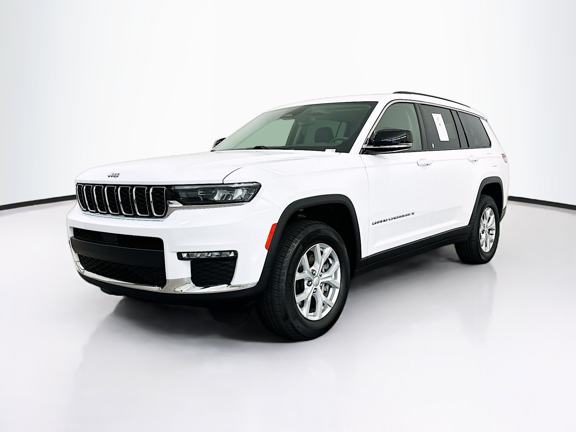Used 2023 Jeep Grand Cherokee L Limited w/ Trailer Tow Group (B) AWD/4WD image 3