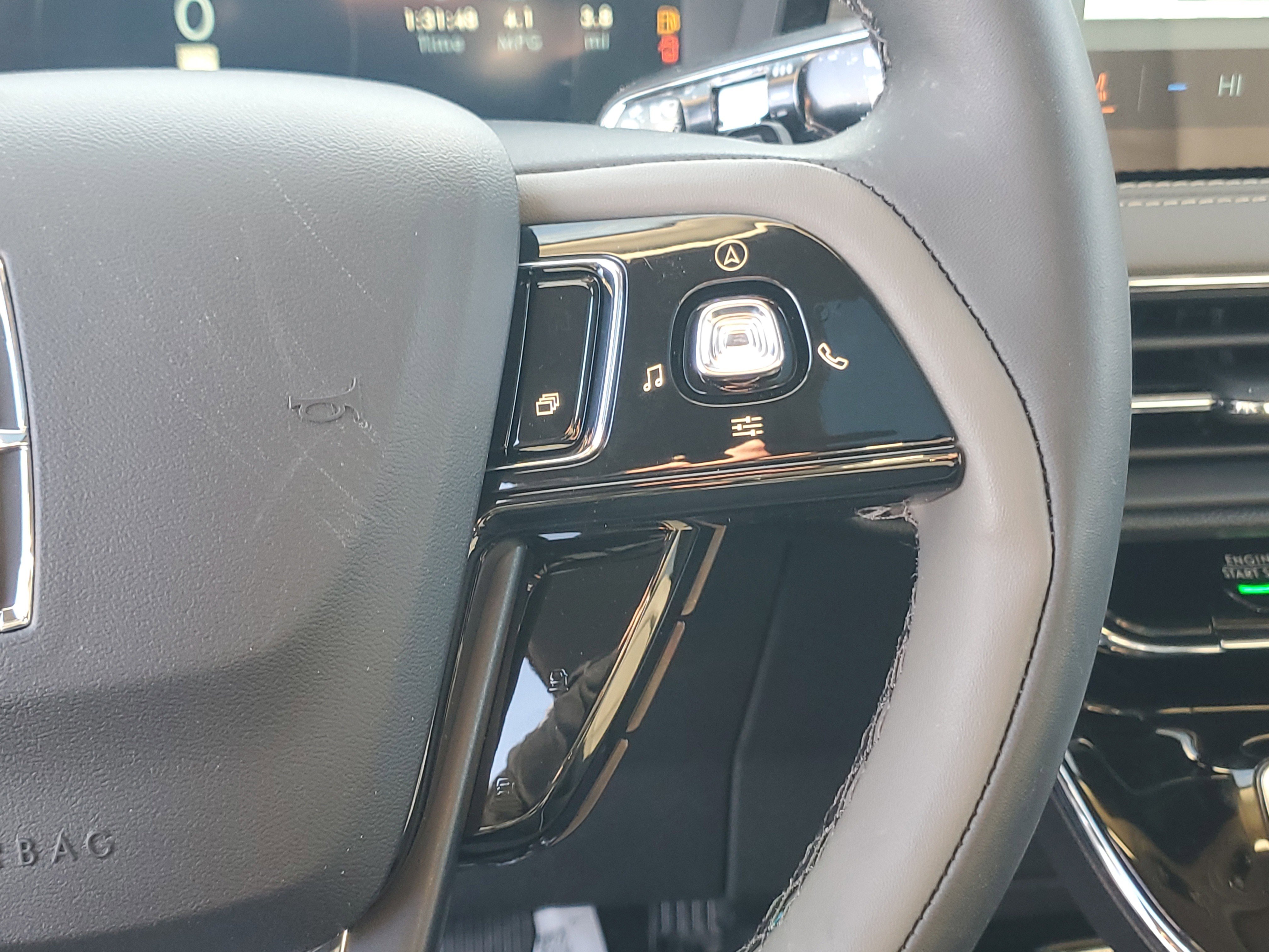 New 2026 Lincoln Corsair Premiere image 18