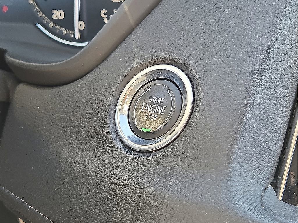 Used 2023 Cadillac XT4 Premium Luxury image 32