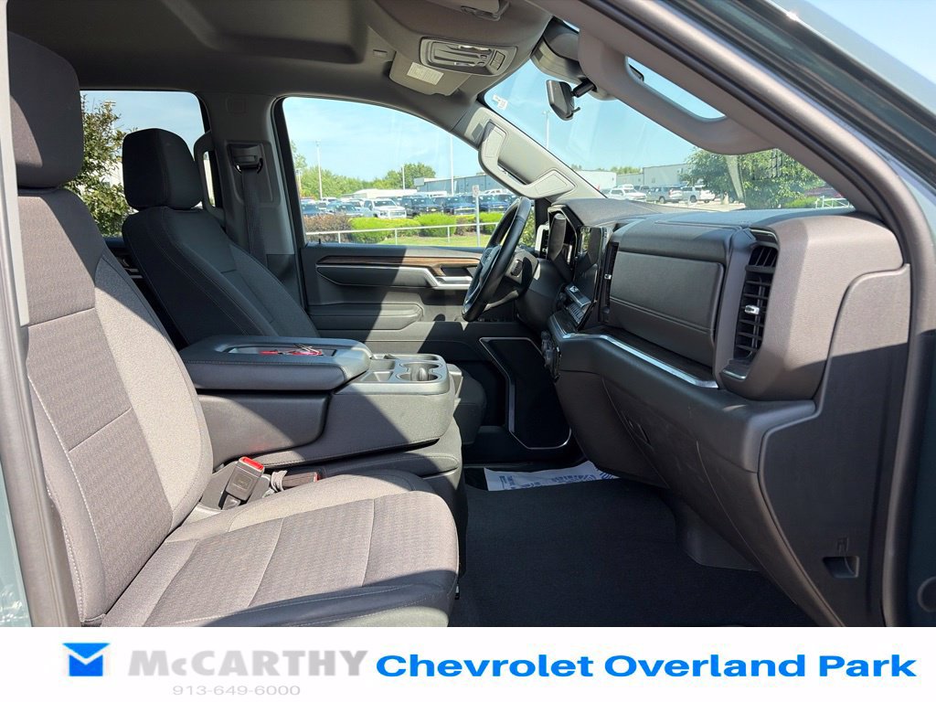 Used 2025 Chevrolet Silverado 1500 LT AWD/4WD image 26