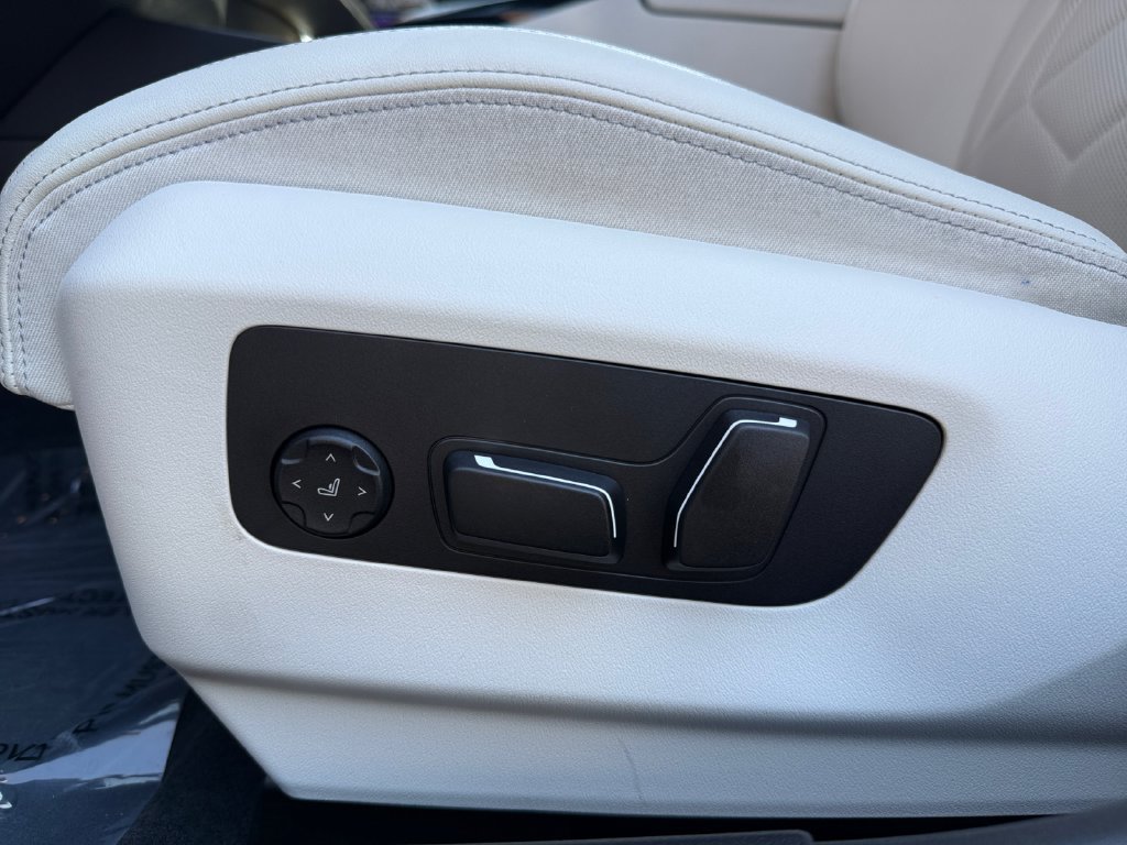 Used 2026 BMW 530i xDrive AWD/4WD image 36