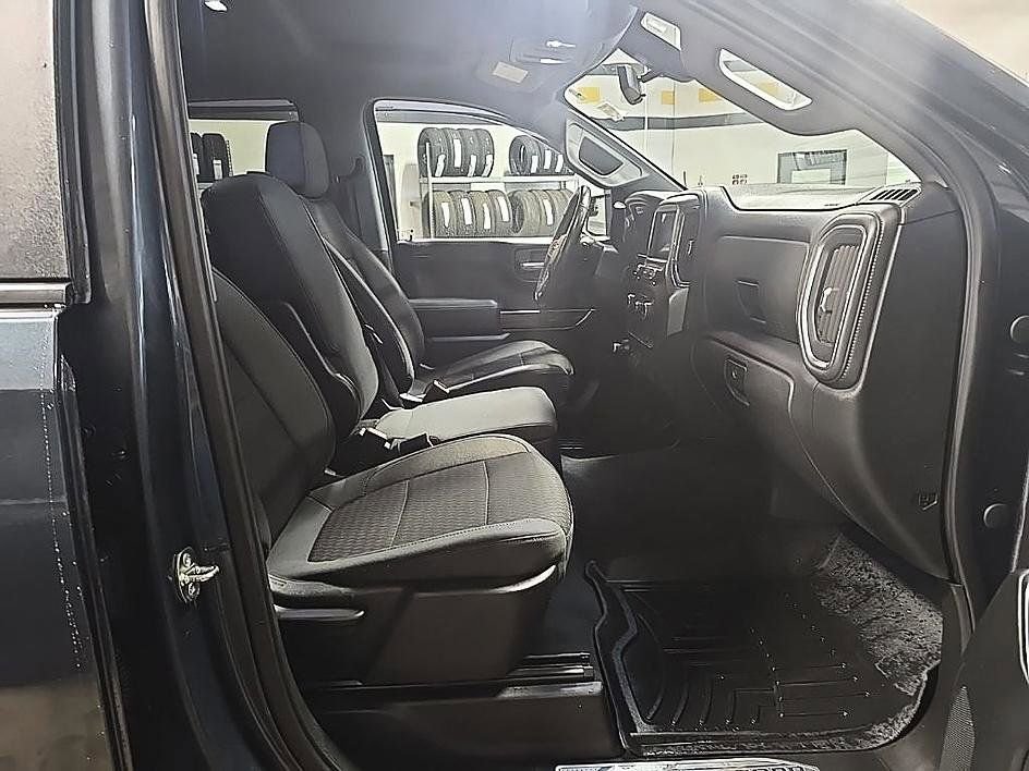 Used 2019 Chevrolet Silverado 1500 LT w/ All-Star Edition image 36