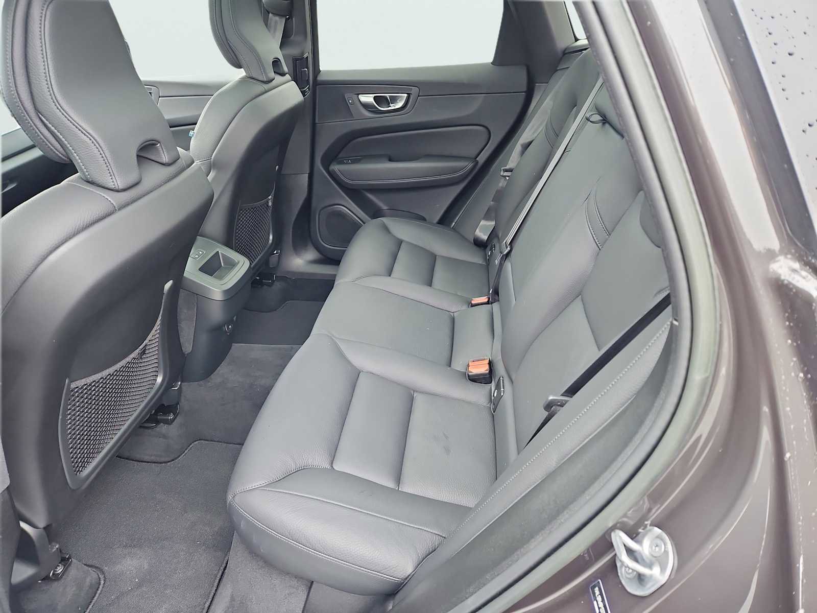 Used 2023 Volvo XC60 B5 Plus w/ Climate Package image 35