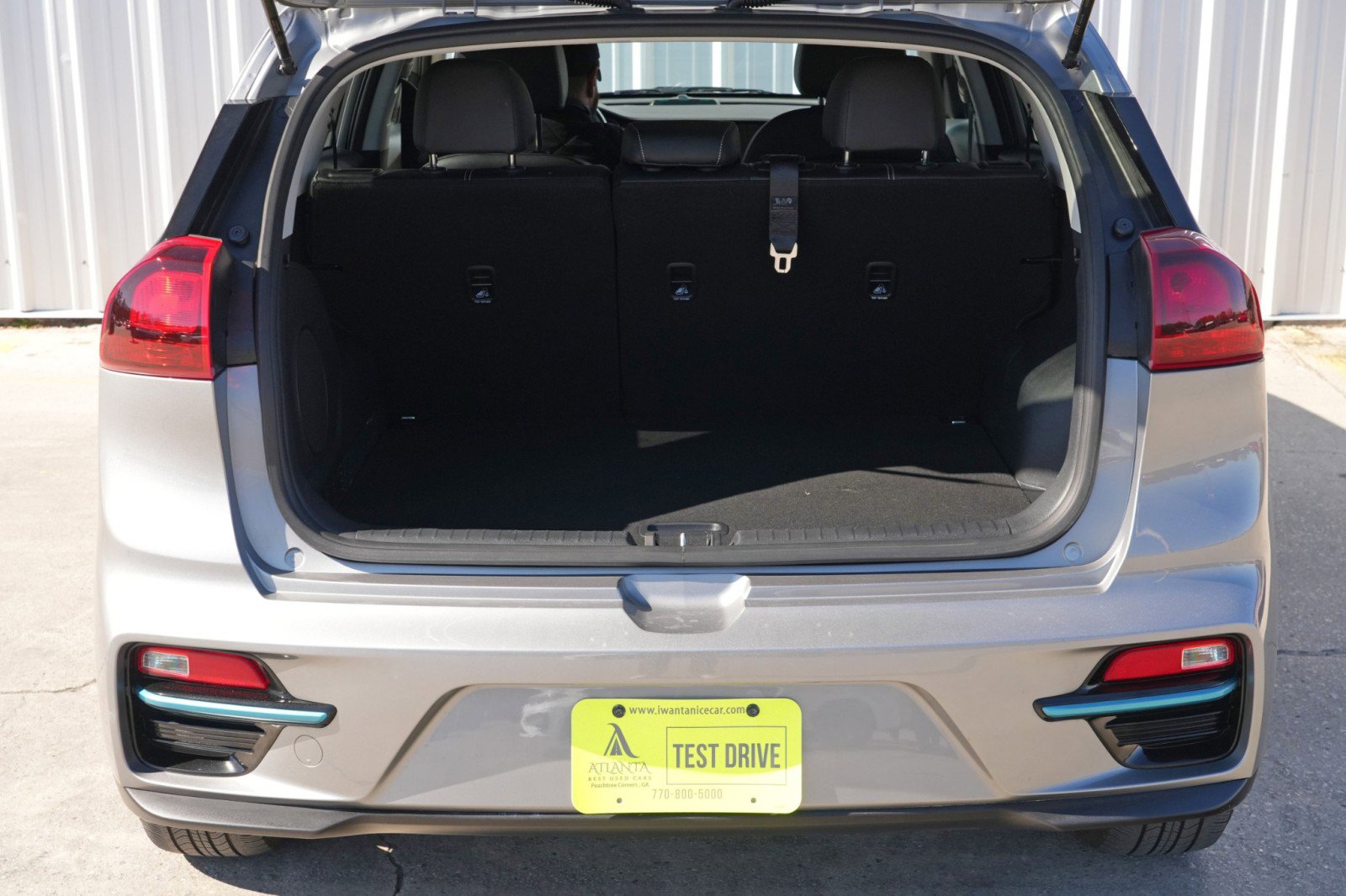 Used 2022 Kia Niro EX w/ Cold Weather Package FWD image 9