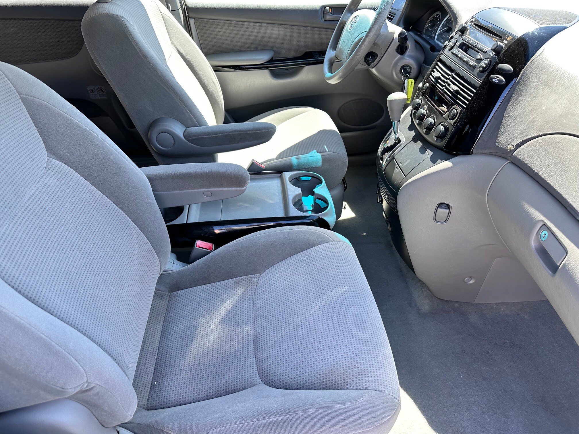 Used 2004 Toyota Sienna LE FWD image 11