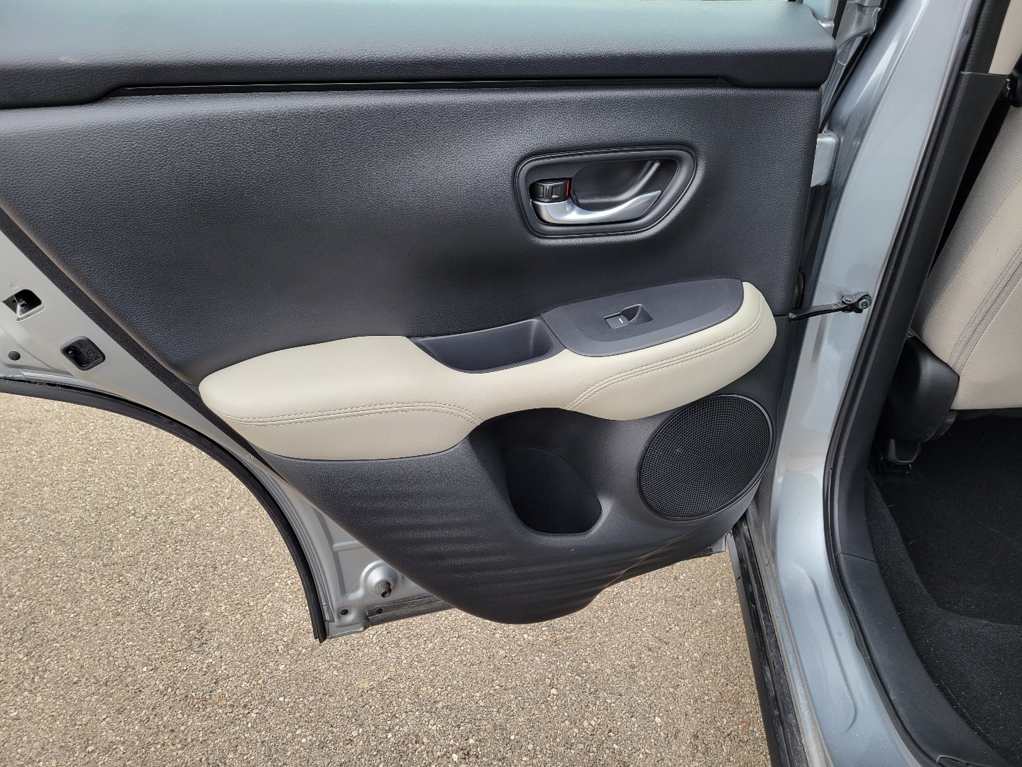 Certified 2025 Honda HR-V LX image 13