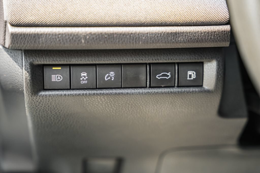 Used 2025 Toyota Camry LE FWD image 39