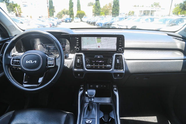 Used 2023 Kia Sorento S FWD image 13