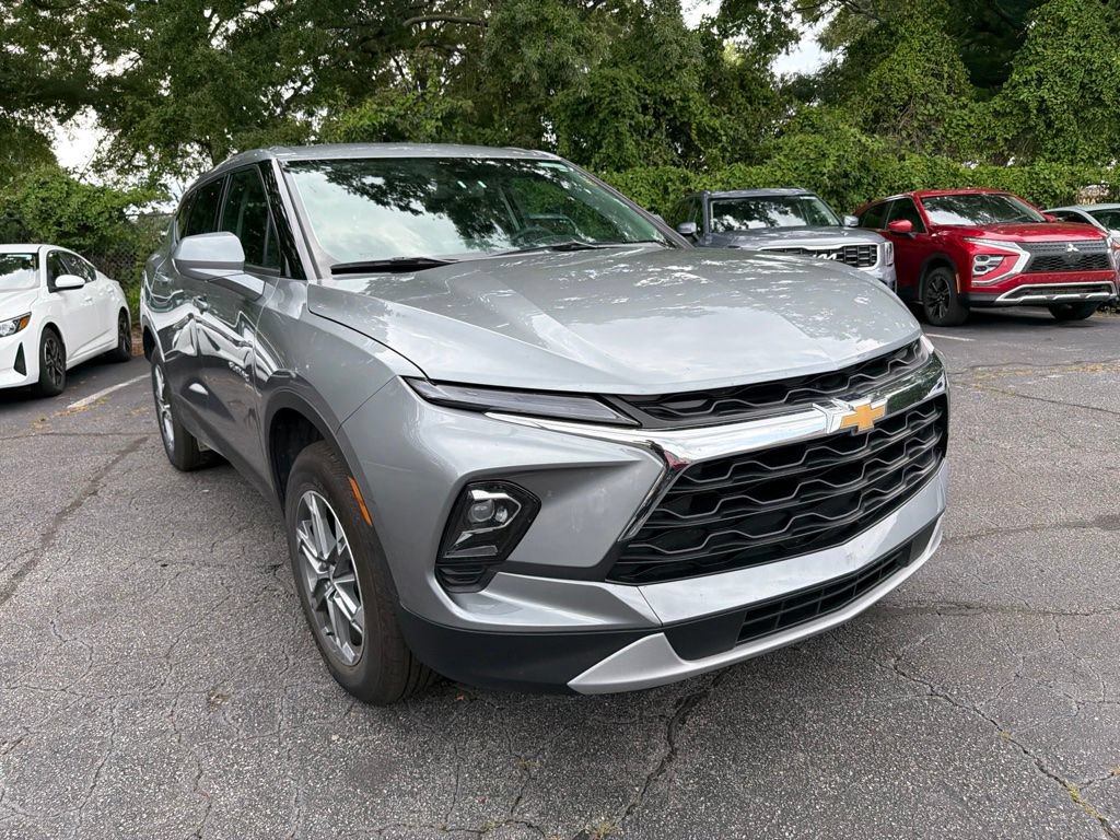 Used 2025 Chevrolet Blazer LT FWD image 7