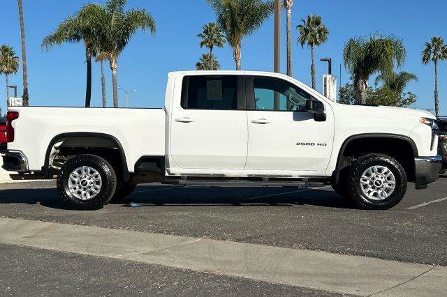 Used 2022 Chevrolet Silverado 2500 LT AWD/4WD image 3