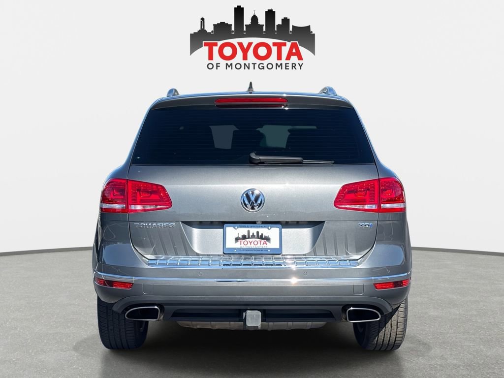 Used 2016 Volkswagen Touareg Sport image 4