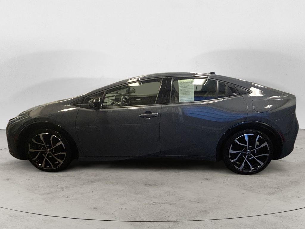 Used 2024 Toyota Prius Prime FWD image 2