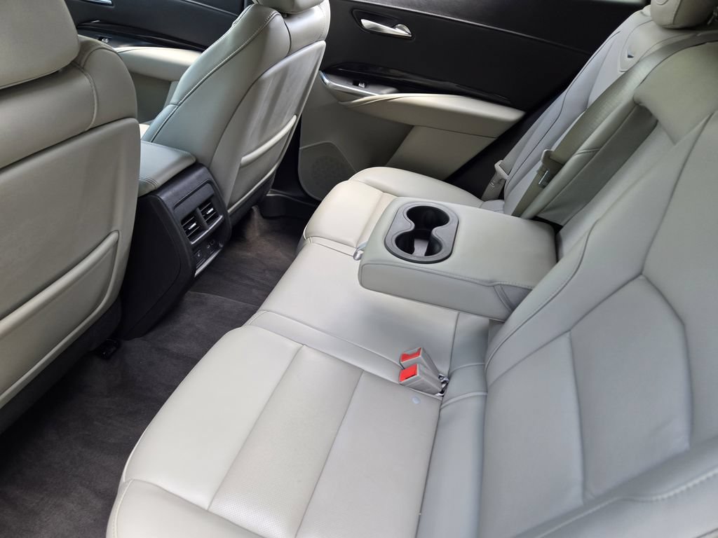 Used 2021 Cadillac XT4 Premium Luxury FWD image 40