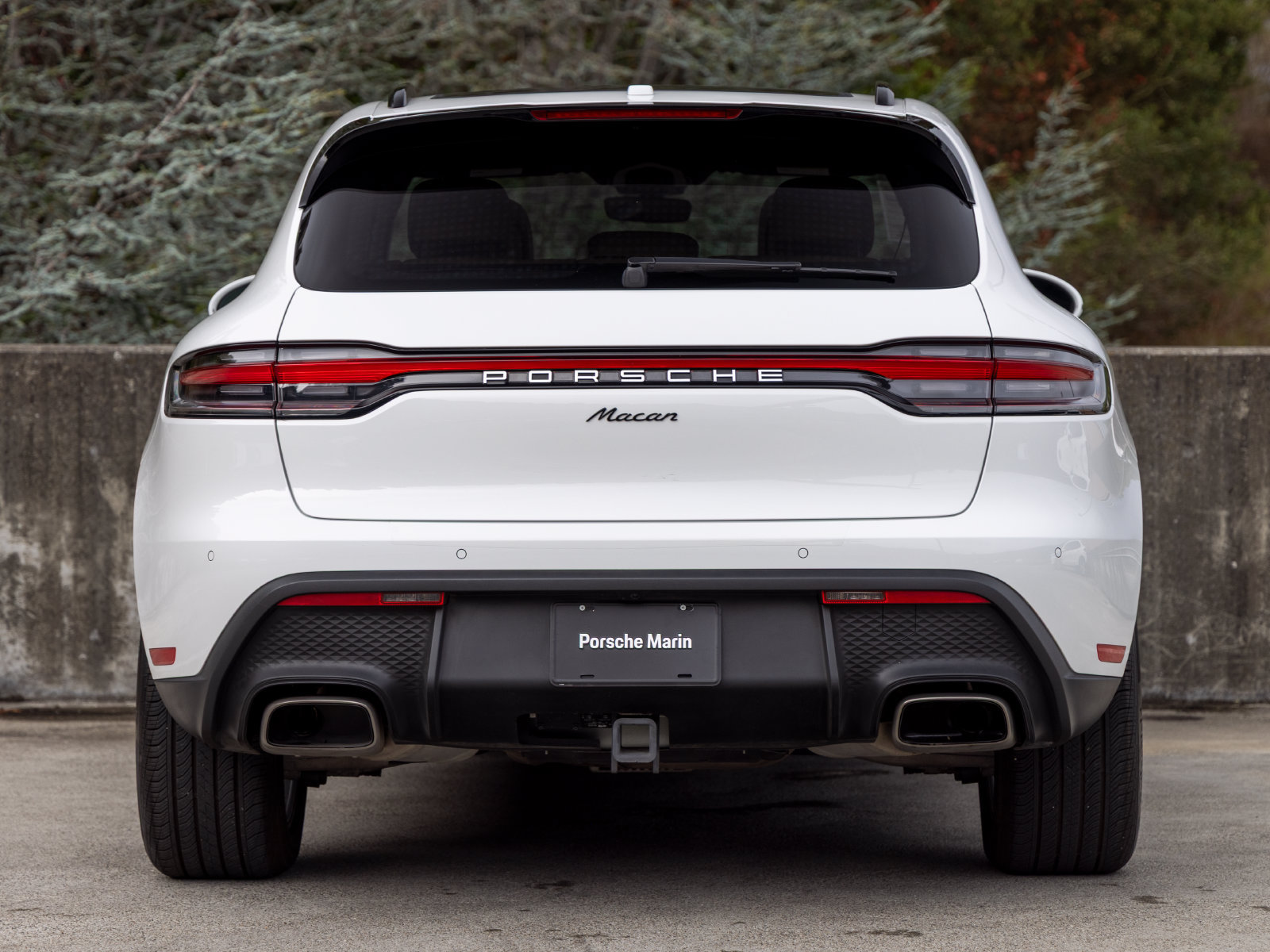 Used 2024 Porsche Macan AWD/4WD image 10