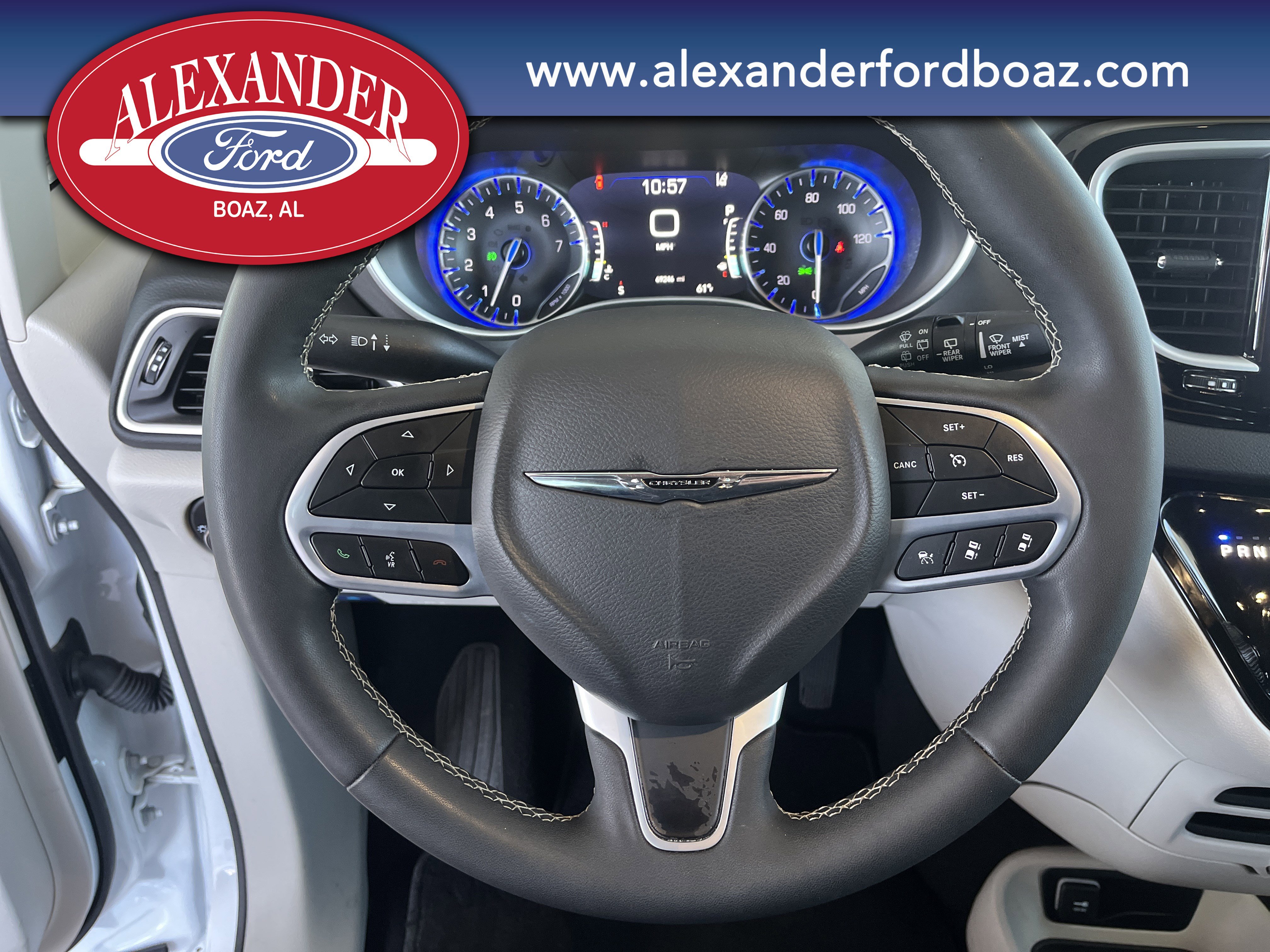 Used 2024 Chrysler Pacifica Touring-L image 26