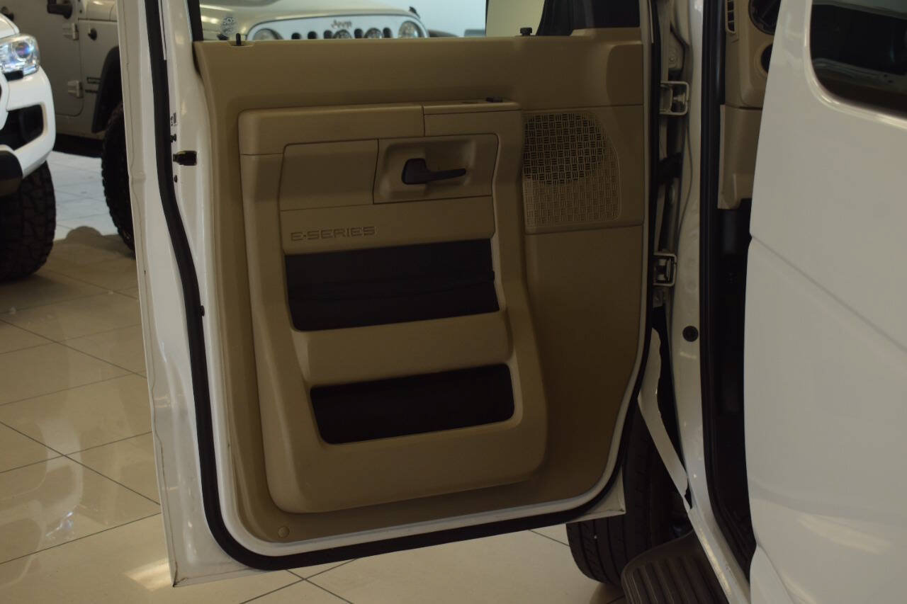 Used 2014 Ford E-350 and Econoline 350 XLT RWD image 46