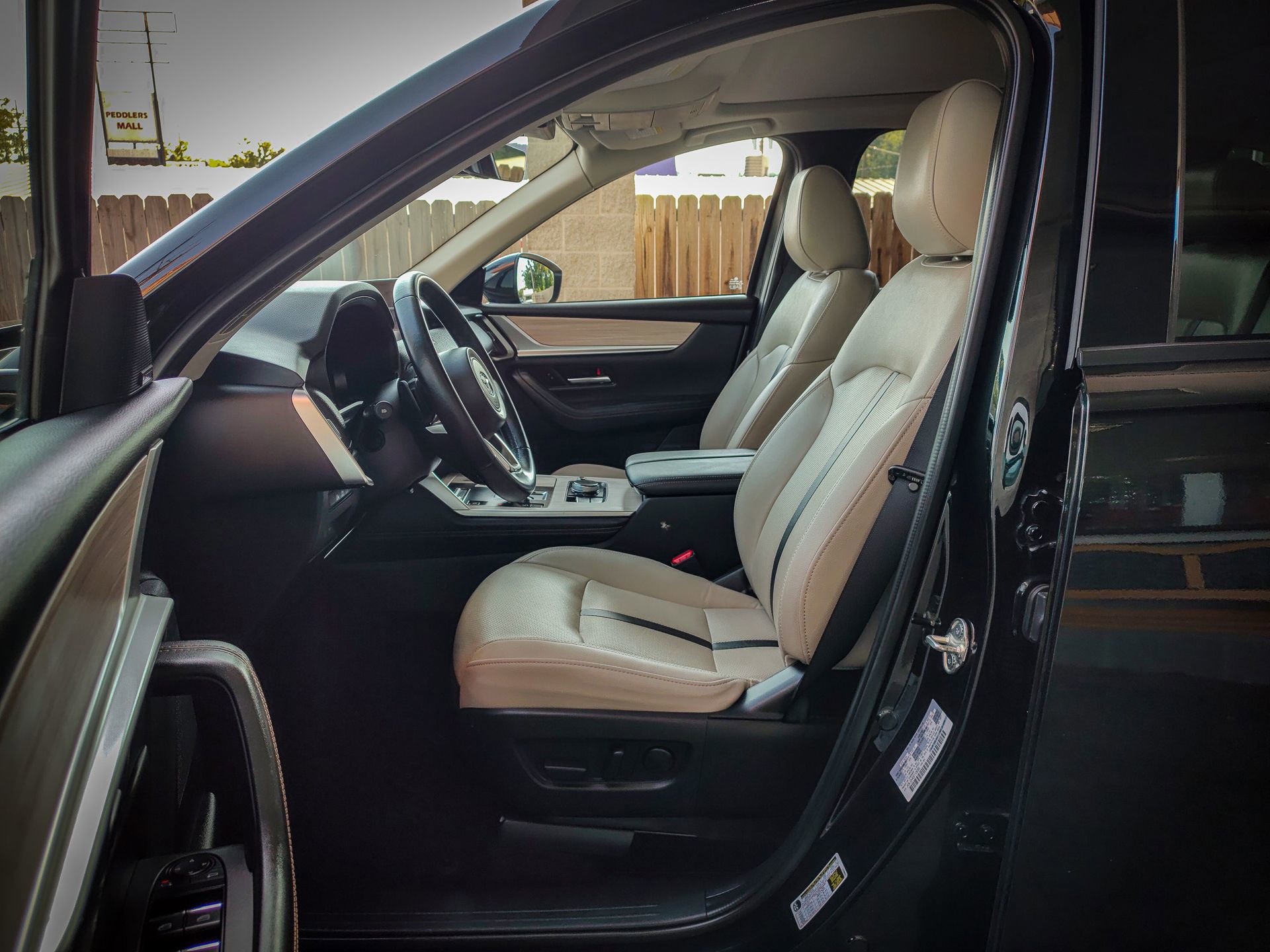 Used 2025 MAZDA CX-70 Plug-In Hybrid w/ Premium Pkg image 15