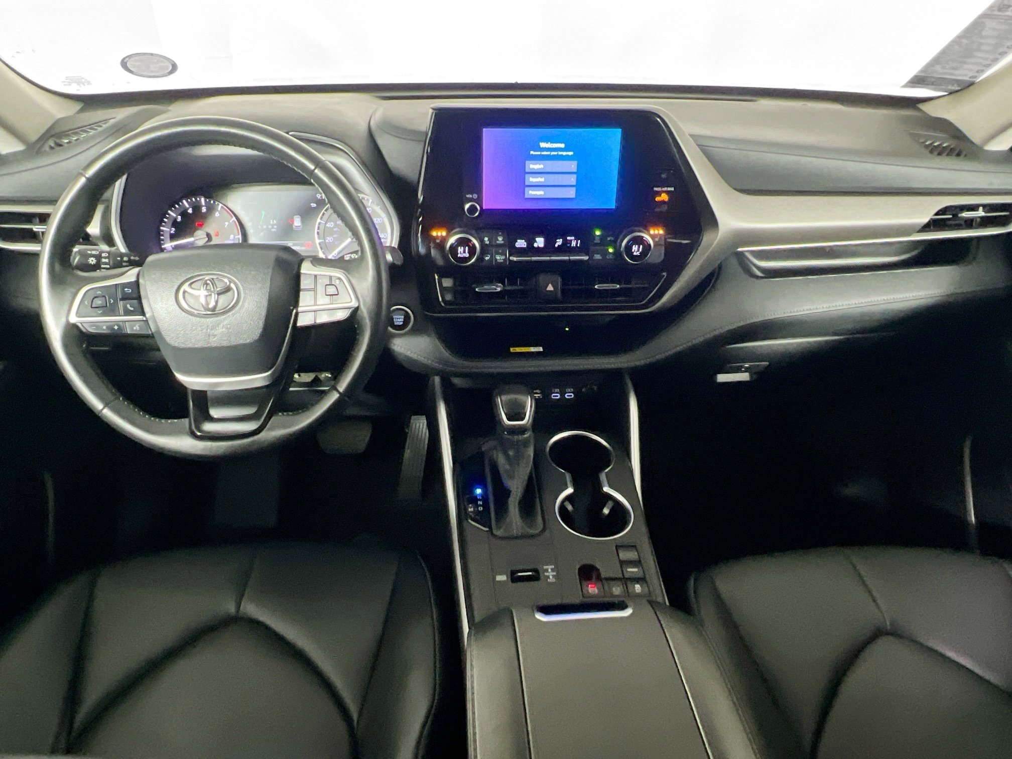 Used 2024 Toyota Highlander XLE image 30